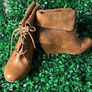Nine West wedge boot with laces. Size 7